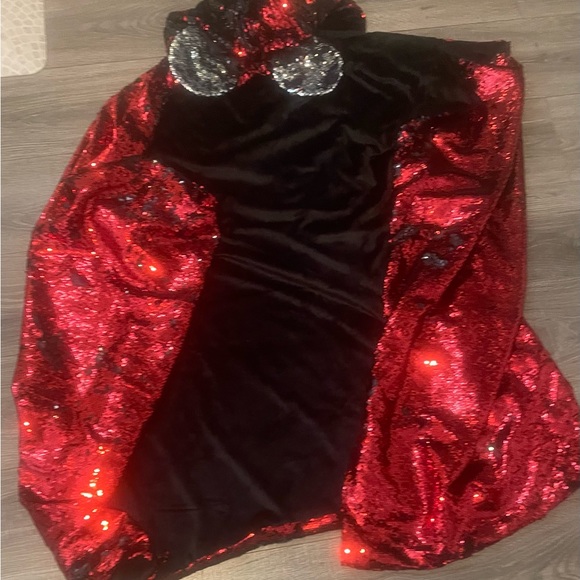 Disney store Minnie Mouse Sequin Hooded Reversible Blanket - Picture 2 of 4